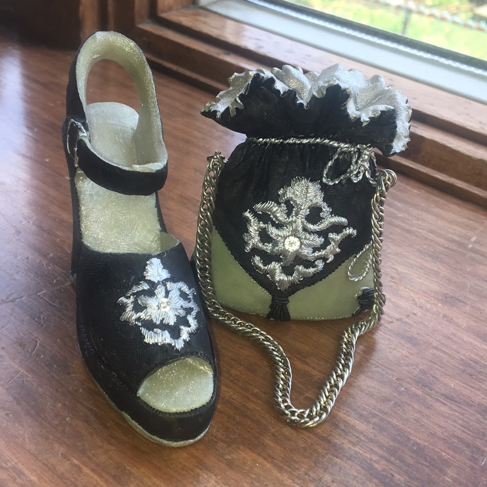 Nostalgia Miniature Collectible Purse&Shoe Black